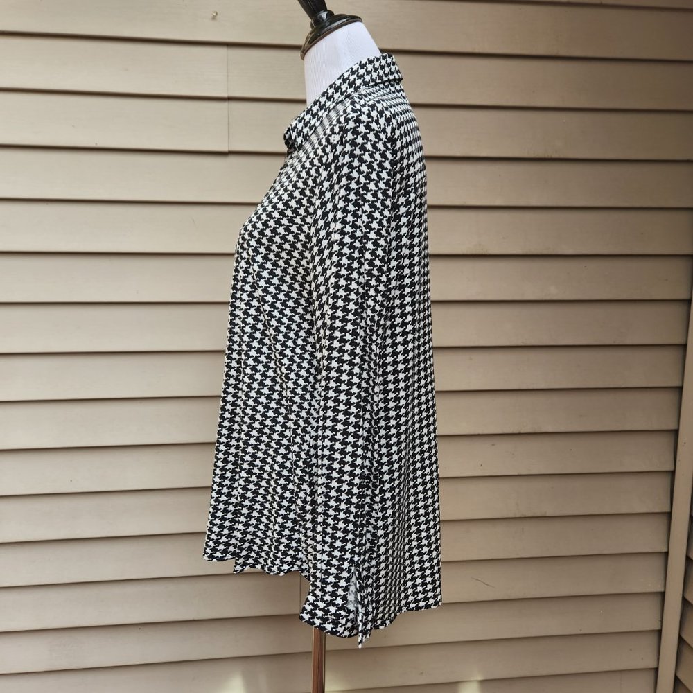 Big Dart Houndstooth Print Button-Up Blouse Black… - image 6